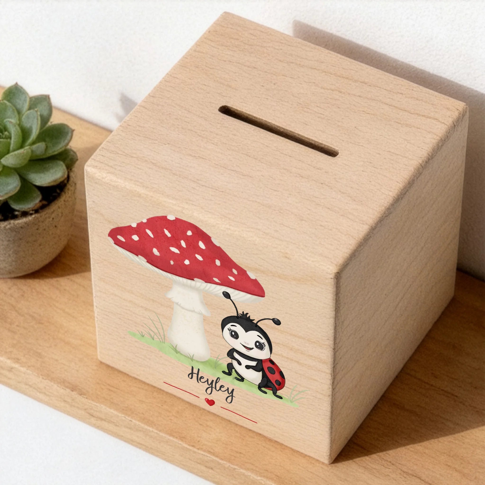 Holzspardose personalisiert Pilz und Marienkäfer