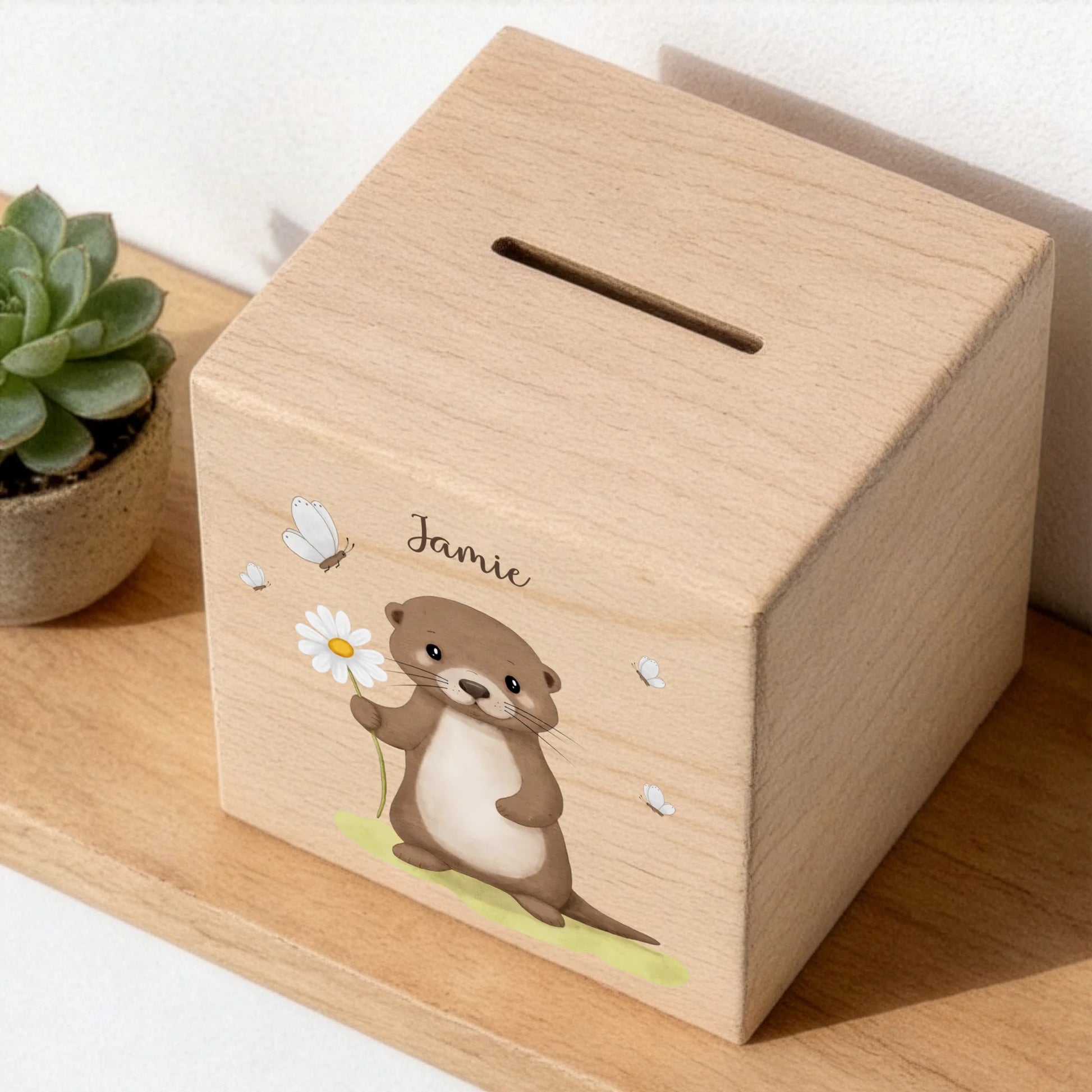Holzspardose personalisiert Otter mit Blume und Schmetterlinge