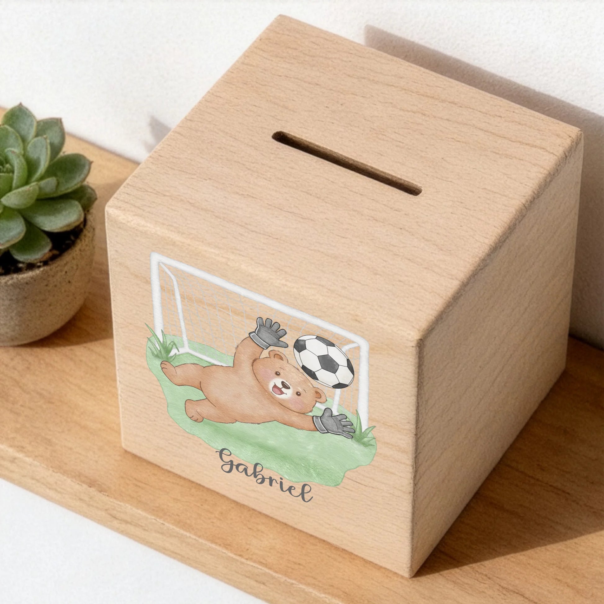 Holzspardose personalisiert Bär als Fussball Torwart